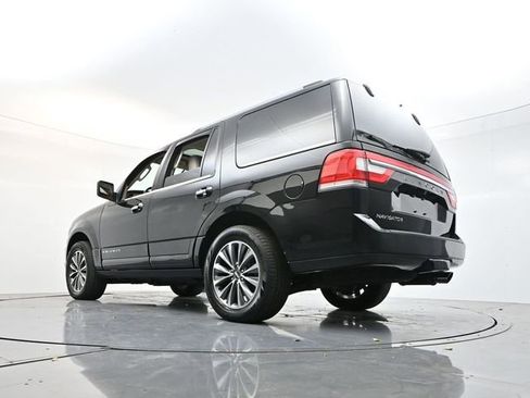 Used 2017 Lincoln Navigator Select image 31