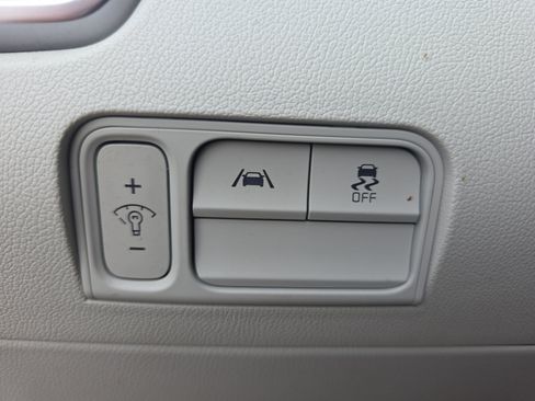 Certified 2022 Kia Sorento S FWD image 25