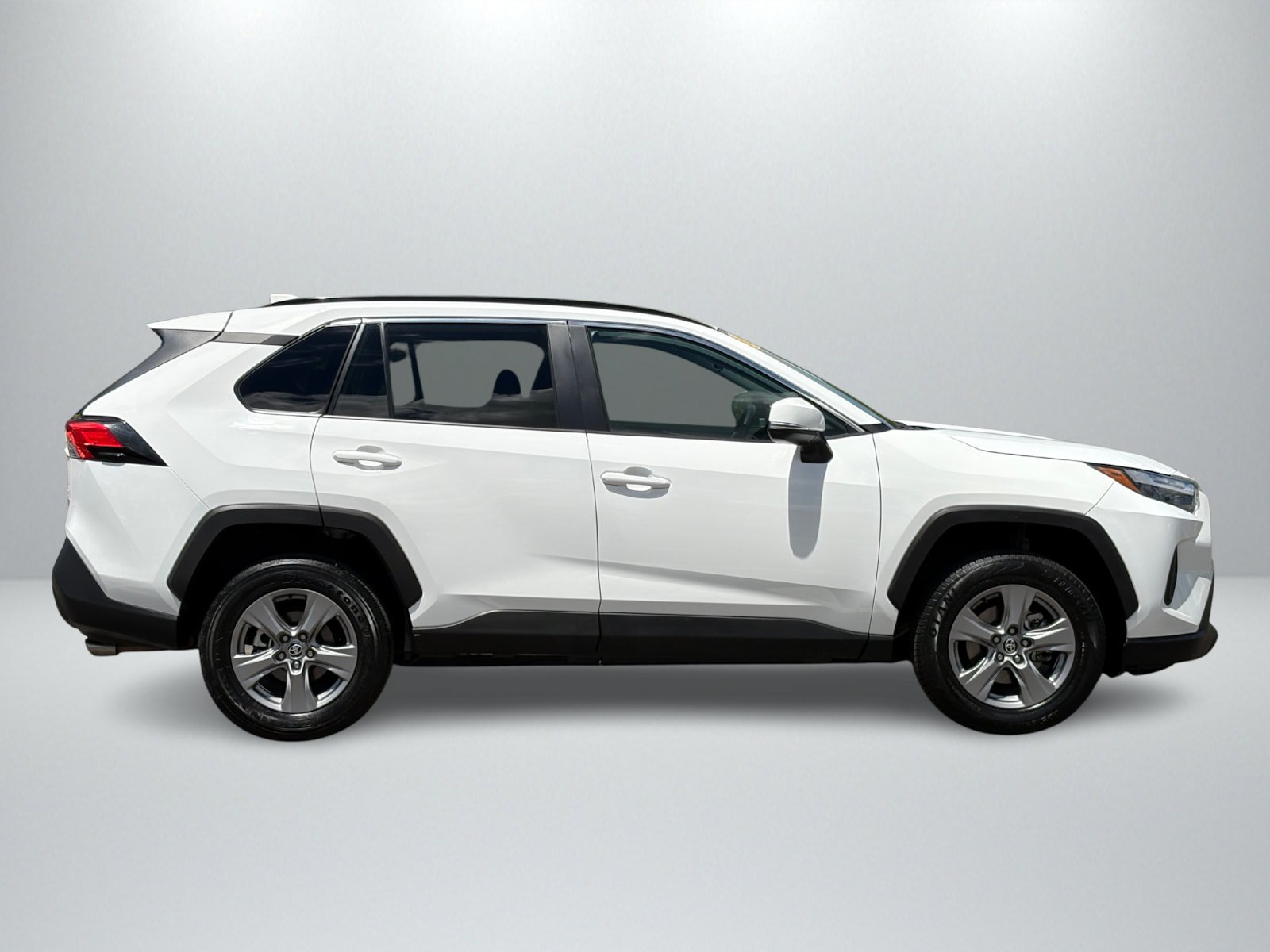 Used 2024 Toyota RAV4 XLE FWD image 6