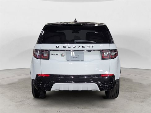 New 2025 Land Rover Discovery Sport Dynamic SE image 4