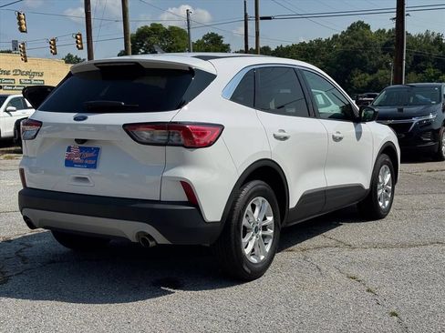 Used 2022 Ford Escape SE AWD/4WD image 3