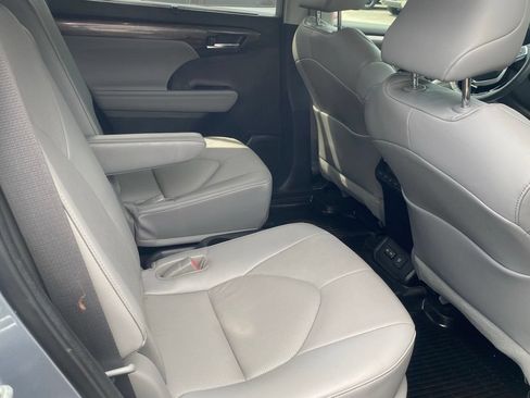 Used 2023 Toyota Highlander Limited AWD/4WD image 18