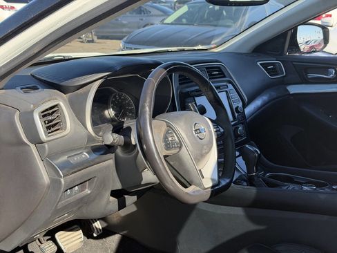 Used 2016 Nissan Maxima SR image 12