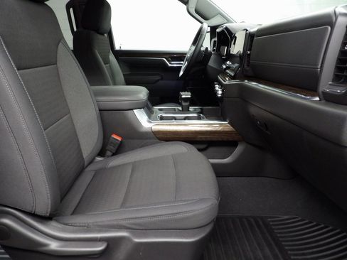 Used 2025 GMC Sierra 1500 Elevation image 31