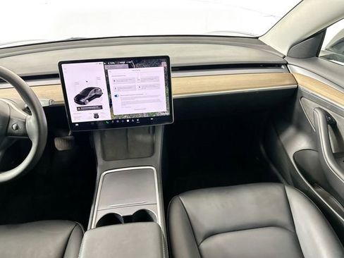 Used 2023 Tesla Model 3 Standard Range image 23