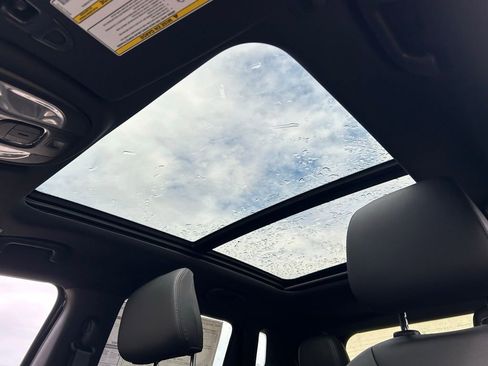 New 2025 Jeep Compass Latitude w/ Sun & Sound Group image 17