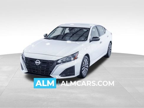 Used 2025 Nissan Altima 2.5 SV FWD image 1