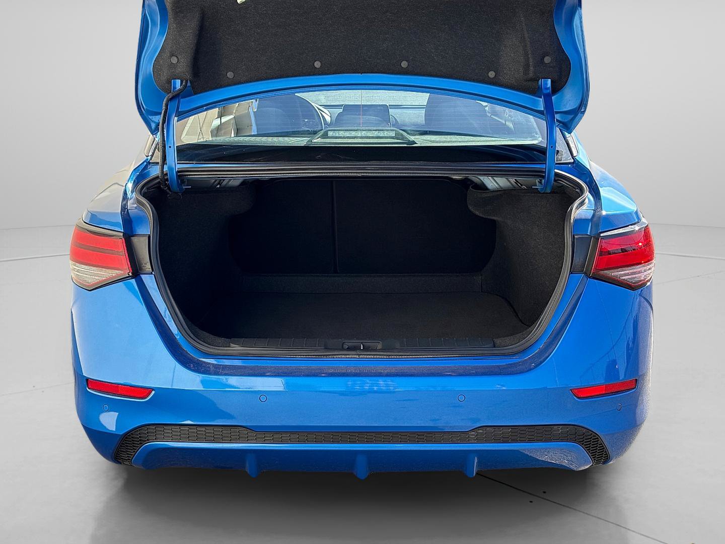 Used 2025 Nissan Sentra SV FWD image 6