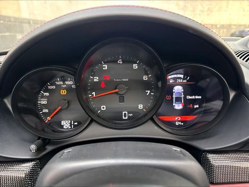 Used 2024 Porsche 718 Boxster RWD image 23
