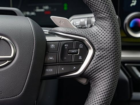 New 2025 Lexus TX 500h AWD image 28