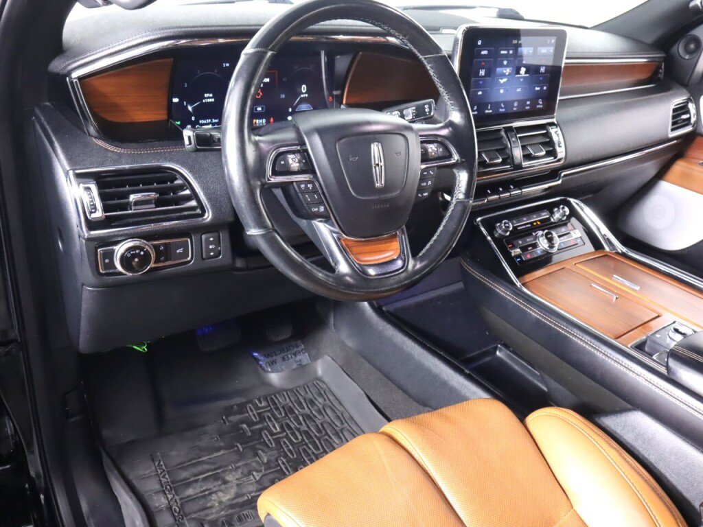 Used 2020 Lincoln Navigator L Reserve w/ Equipment Group 208A Reserve AWD/4WD image 9
