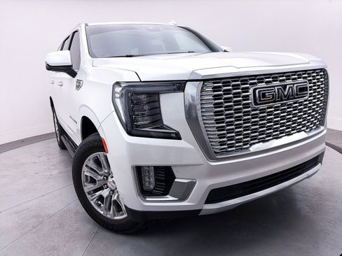 Used 2024 GMC Yukon Denali w/ Advanced Technology Package image 3