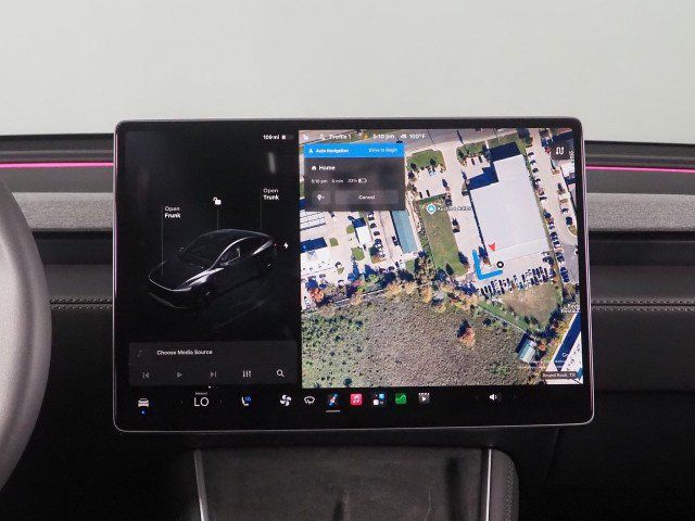 Used 2026 Tesla Model Y Long Range RWD image 29
