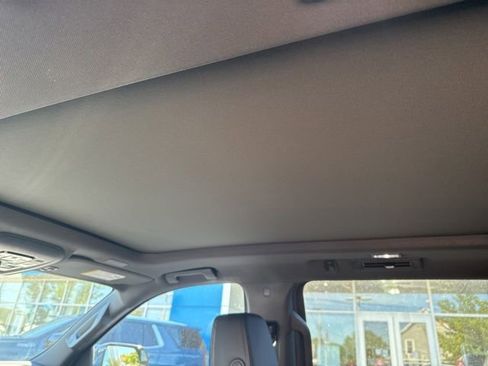Used 2026 Chevrolet Suburban High Country AWD/4WD image 20