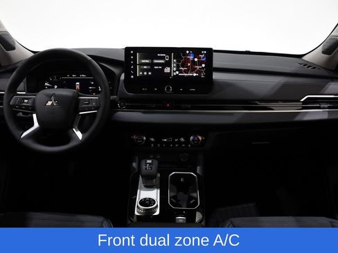 New 2026 Mitsubishi Outlander SE image 8