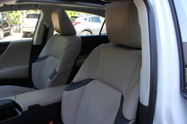 Used 2019 Lexus ES 350 w/ Accessory Package FWD image 18