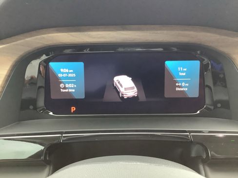 New 2025 Volkswagen Atlas SE FWD image 13