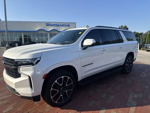 Used 2024 Chevrolet Suburban RST w/ Luxury Package AWD/4WD image 4