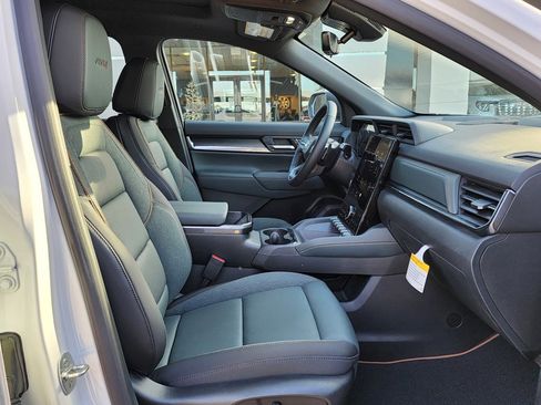 New 2026 GMC Terrain AT4 w/ Convenience Package III image 40