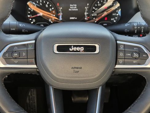 Used 2025 Jeep Compass Limited AWD/4WD image 24