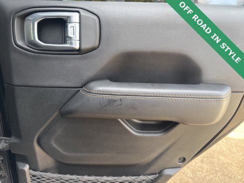 Used 2022 Jeep Wrangler Sahara image 21