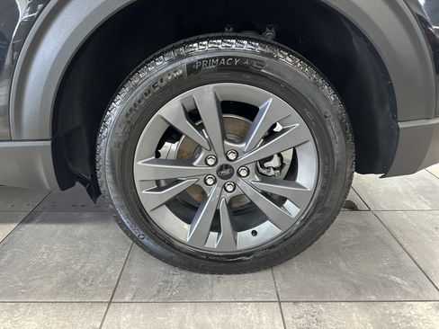 Used 2023 Ford Explorer XLT w/ Equipment Group 202A image 8