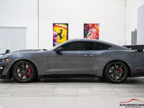Used 2021 Ford Mustang Shelby GT500 w/ Carbon Fiber Track Pack RWD image 16