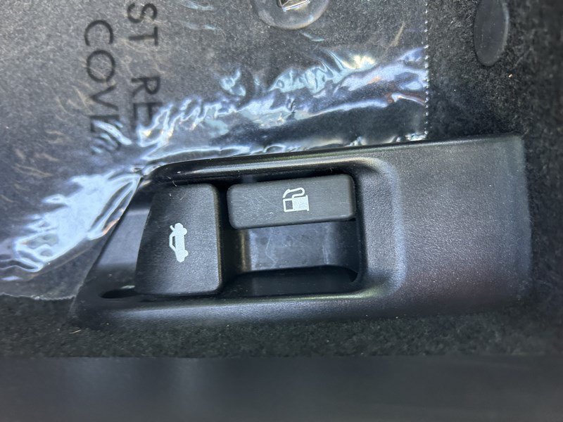 Used 2021 Toyota Corolla SE FWD image 19