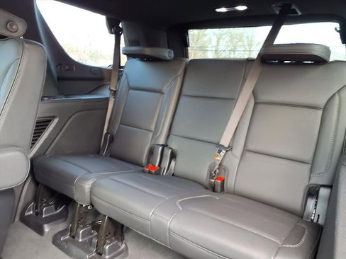 Used 2025 GMC Yukon Denali image 12