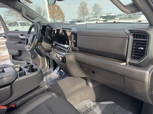 Used 2025 Chevrolet Silverado 1500 LT image 36