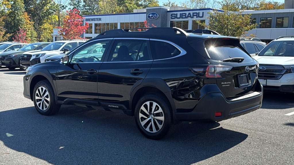Certified 2025 Subaru Outback Premium AWD/4WD image 6