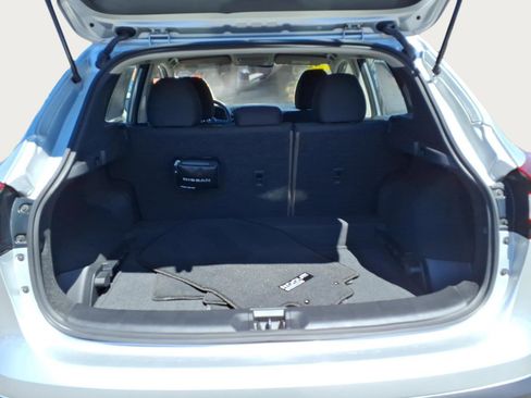 Used 2022 Nissan Rogue Sport S image 15