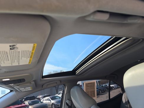 Used 2018 Toyota Camry SE image 32