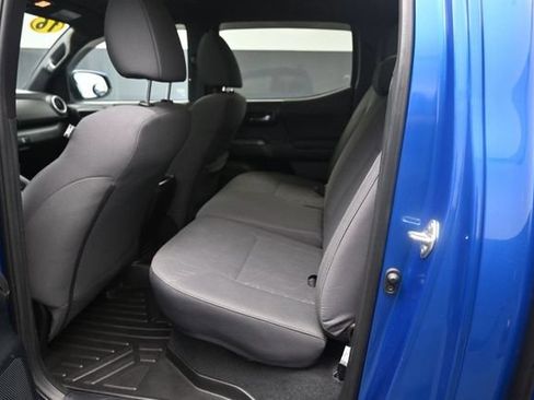 Used 2016 Toyota Tacoma TRD Sport w/ Premium & Technology Package RWD image 21