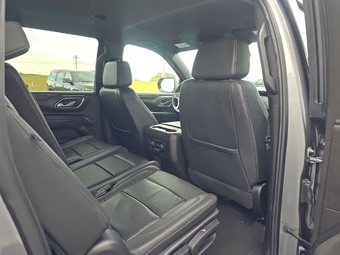 Used 2022 Chevrolet Suburban LT image 25
