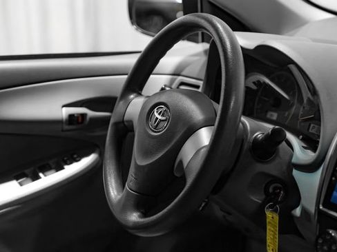 Used 2010 Toyota Corolla LE FWD image 22