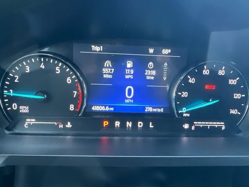 Certified 2022 Ford Explorer XLT w/ Class IV Trailer Tow Package image 26