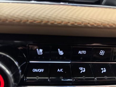 New 2026 Chevrolet Equinox ACTIV w/ Convenience Package III AWD/4WD image 24