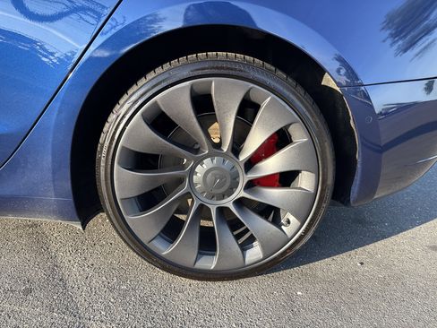Used 2021 Tesla Model 3 Performance image 13