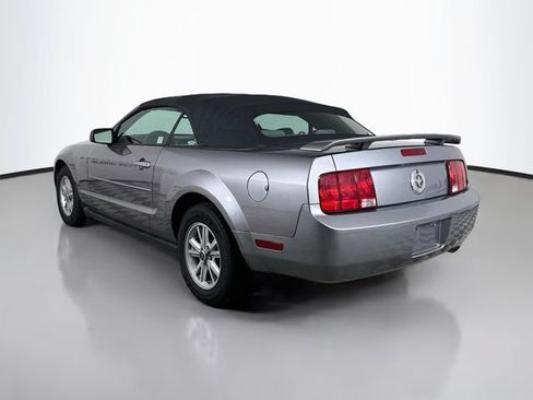 Used 2006 Ford Mustang Convertible RWD image 5