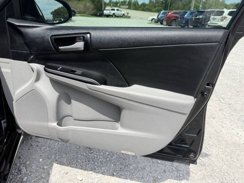 Used 2013 Toyota Camry LE FWD image 13