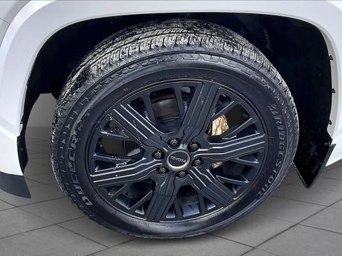 Used 2024 Toyota Sequoia Capstone image 10