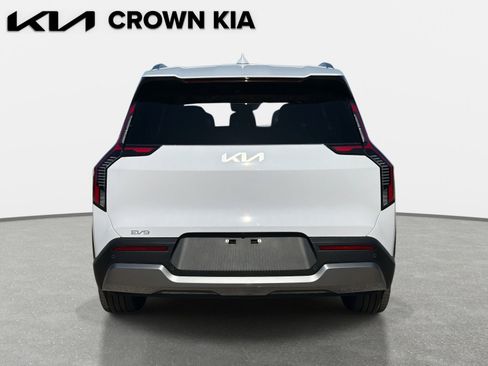 New 2026 Kia EV9 Wind image 6