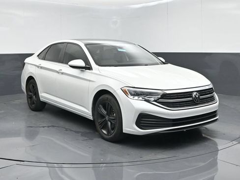 Used 2024 Volkswagen Jetta SE FWD image 1