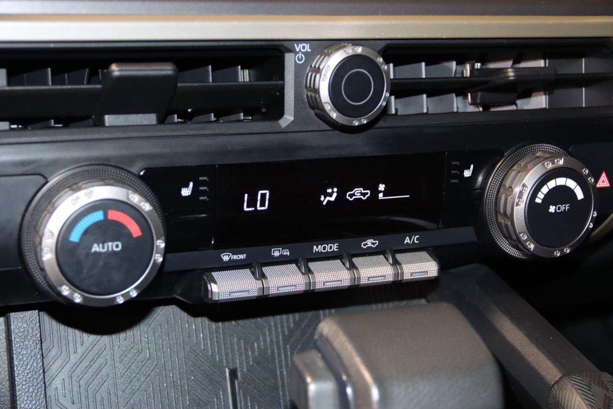 Used 2024 Toyota Tacoma TRD Off-Road AWD/4WD image 44