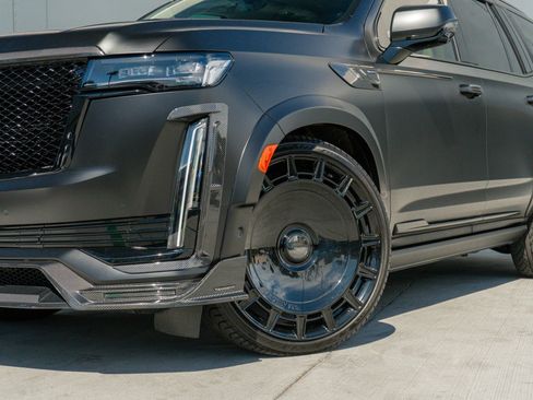 Used 2024 Cadillac Escalade Sport Platinum w/ LPO, ONYX Package AWD/4WD image 25
