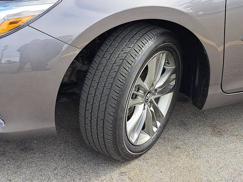 Used 2017 Toyota Camry SE FWD image 33