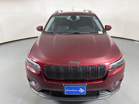 Used 2019 Jeep Cherokee Latitude Plus w/ Comfort/Convenience Group FWD image 3