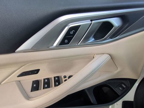 Used 2024 BMW 430i Convertible image 12