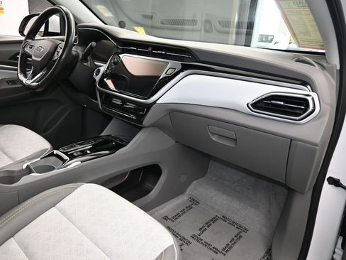 Used 2023 Chevrolet Bolt EUV Premier image 56
